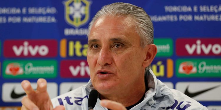 Tite inicia busca por vaga na Copa com mais de 90 convocados Tite inicia busca por vaga na Copa com mais de 90 convocados