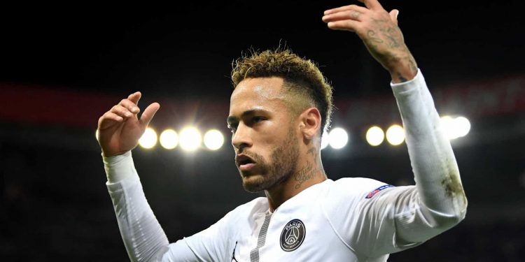 Neymar e Thiago Silva são eleitos para seleção do Francês