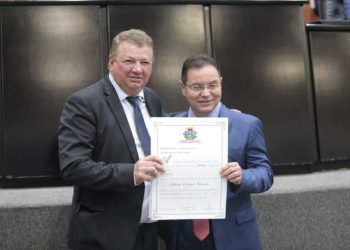 Chico Valandro recebe  título de Cidadão Mato-grossense