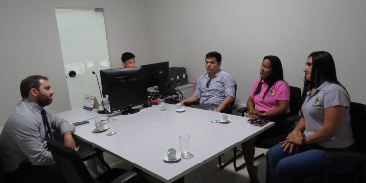 Presidente do Legislativo de Nobres visita novo magistrado da Comarca Presidente do Legislativo de Nobres visita novo magistrado da Comarca