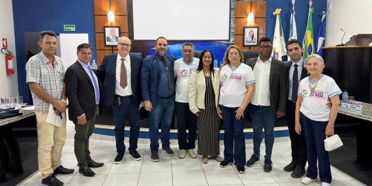 Em Sessão Legislativa, prestada homenagem à ex-prefeita Lira Queiroz Carvalho Em Sessão Legislativa, prestada homenagem à ex-prefeita Lira Queiroz Carvalho