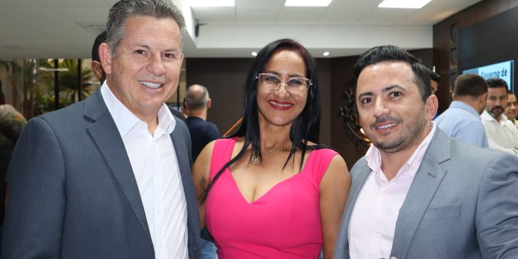 Vereadores de Nobres participam da assinatura de convênio entre Estado e Município Vereadores de Nobres participam da assinatura de convênio entre Estado e Município