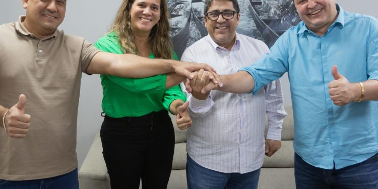 PSB e PL se unem para chegar à convenção que se aproxima PSB e PL se unem para chegar à convenção que se aproxima