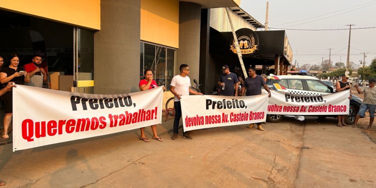 Clima em Rosário Oeste é de descaso após o resultado das eleições de 06 de outubro Clima em Rosário Oeste é de descaso após o resultado das eleições de 06 de outubro