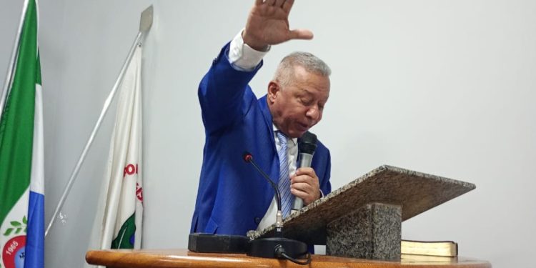 Nobres como trampolim: prefeito Zé Domingos articularia para presidir a AMM Nobres como trampolim: prefeito Zé Domingos articularia para presidir a AMM