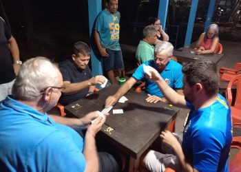 Em andamento, o Campeonato de Truco Espanhol que agita o Cisne Branco, em Nobres