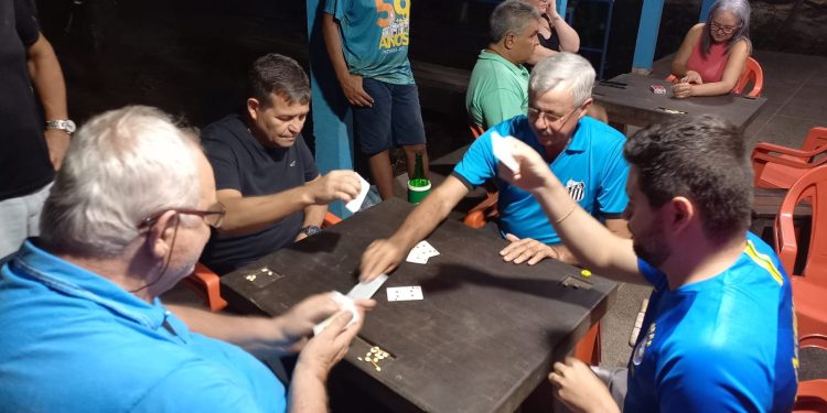 Em andamento, o Campeonato de Truco Espanhol que agita o Cisne Branco, em Nobres Em andamento, o Campeonato de Truco Espanhol que agita o Cisne Branco, em Nobres