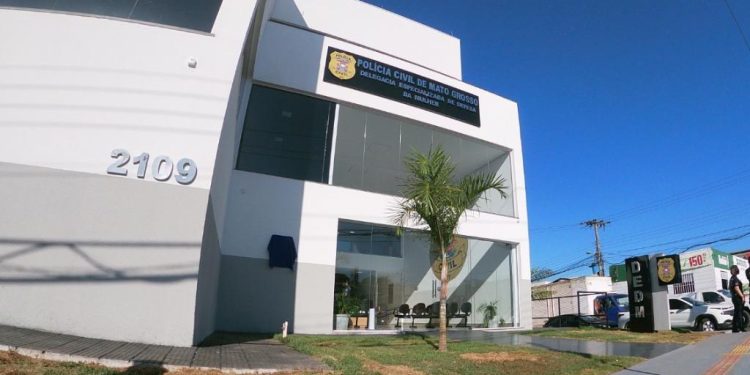 Defesa da Mulher: Polícia Civil cumpre mandado de prisão contra homem que tentou matar e estuprou ex-companheira em Cuiabá Defesa da Mulher: Polícia Civil cumpre mandado de prisão contra homem que tentou matar e estuprou ex-companheira em Cuiabá