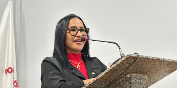 Vereadora liberal vê descaso no atendimento público de saúde