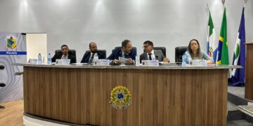 Parlamento encerra ano com protagonismo e Executivo em papel meramente secundário