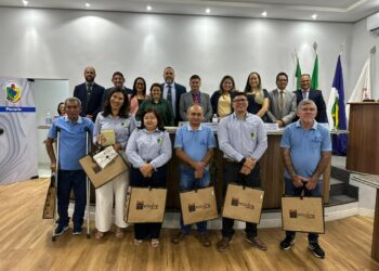 Servidores do Legislativo recebem reconhecimento da Mesa diretora e dos demais parlamentares