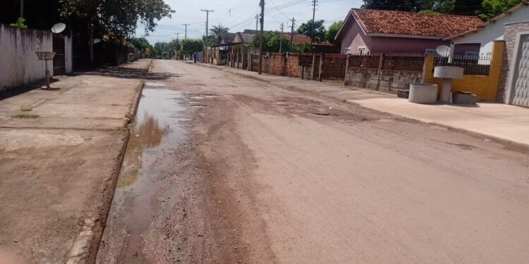 Recuperação da malha viária urbana inclui velhos problemas na Rua Mato Grosso