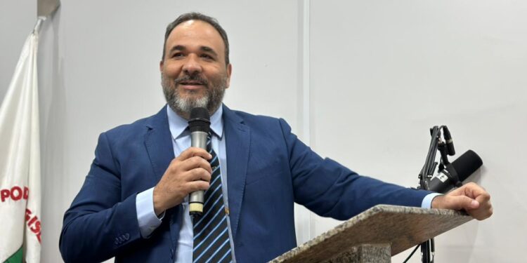 Secretário de Saúde está com situação insustentável em Nobres. Vereador o convida a voltar pra casa